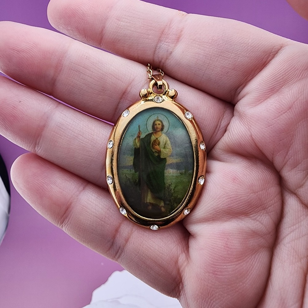 St Jude Gold Tone Rhinestone Religious Pendant Necklace Catholic Saint Medal 20"